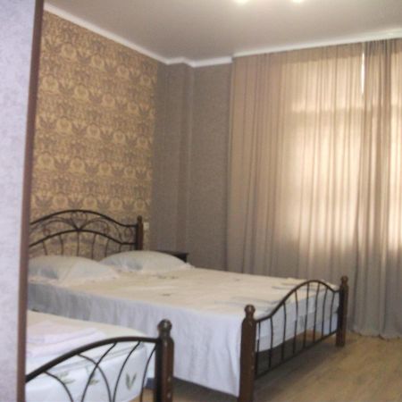 Guesthouse On Kabardinskaya 139A Гагра Екстер'єр фото