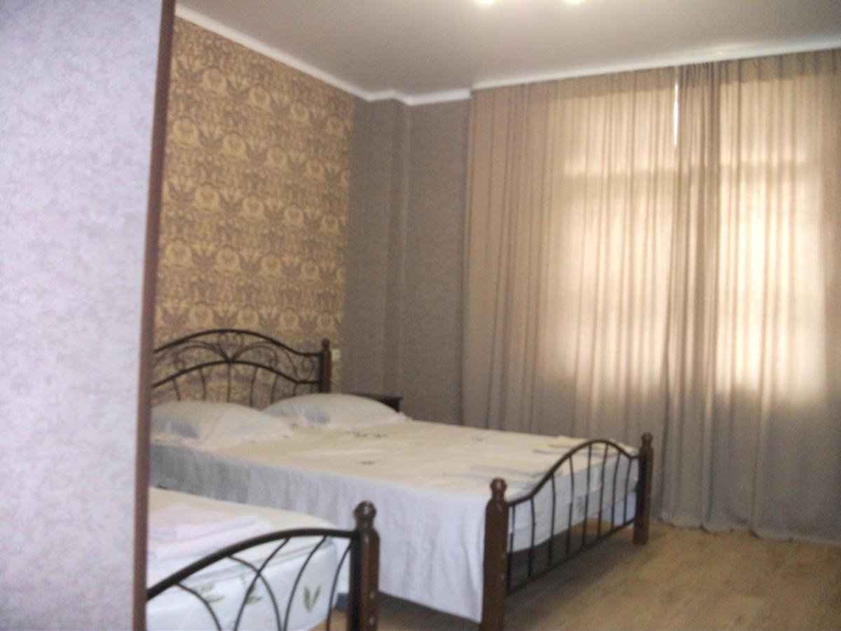 Guesthouse On Kabardinskaya 139A Гагра Екстер'єр фото