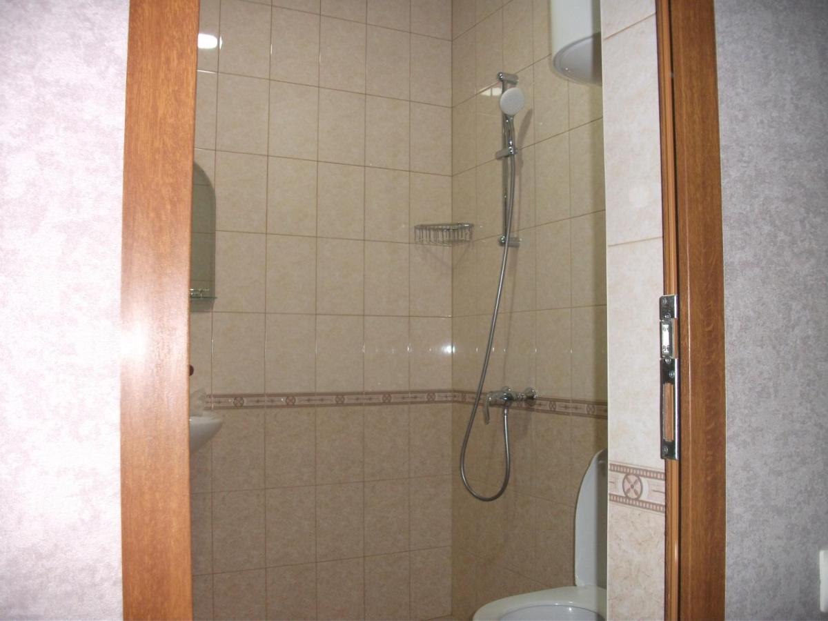 Guesthouse On Kabardinskaya 139A Гагра Екстер'єр фото