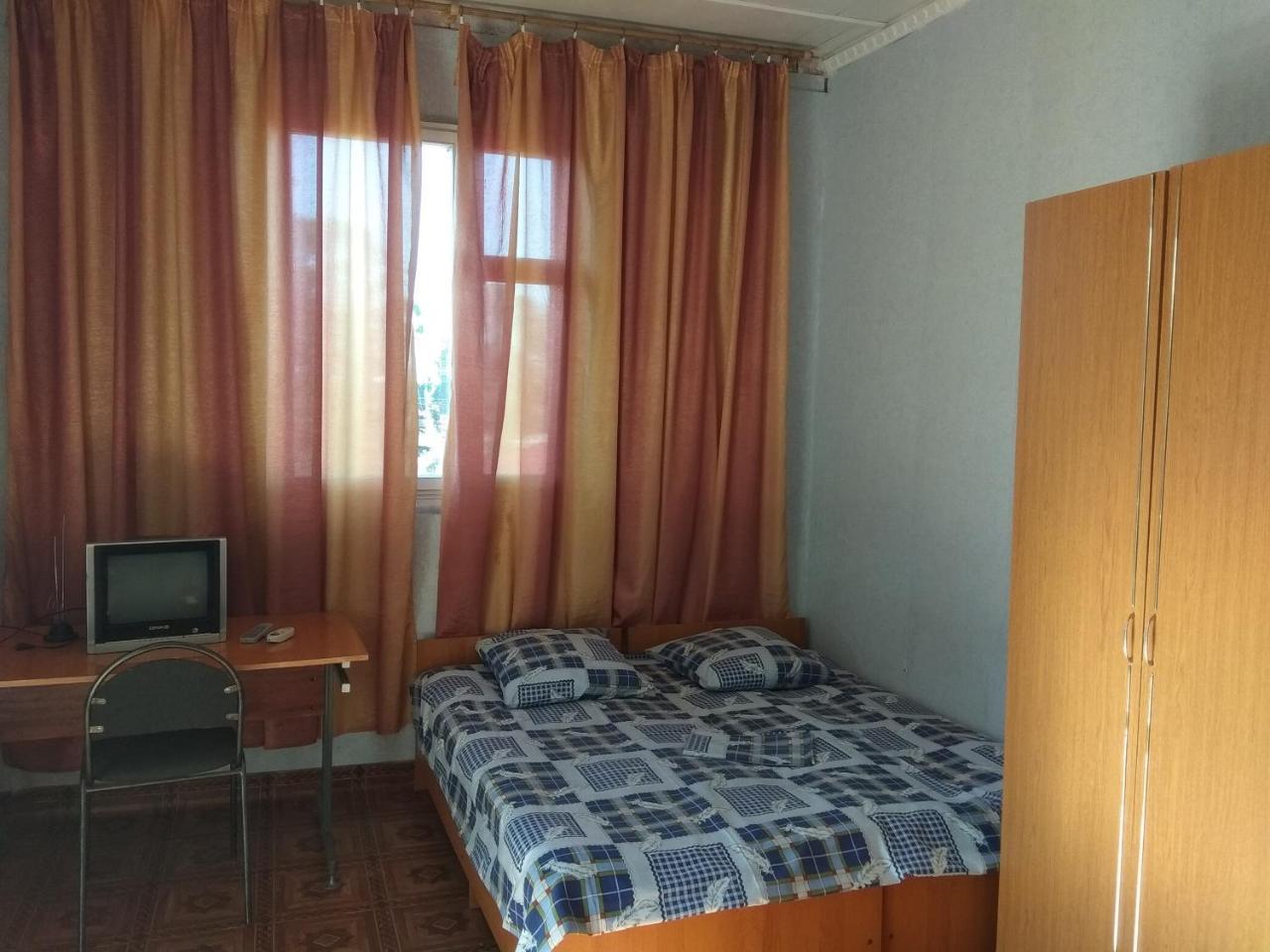 Guesthouse On Kabardinskaya 139A Гагра Екстер'єр фото